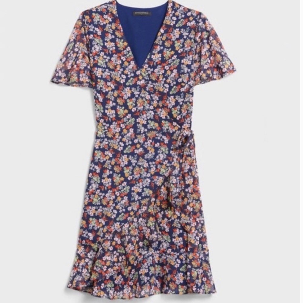 NWOT Floral Chiffon Banana Republic Dress🤍